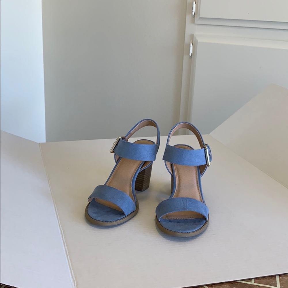 Ladies light blue sandals